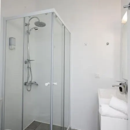 My White Mykono Town Apartman