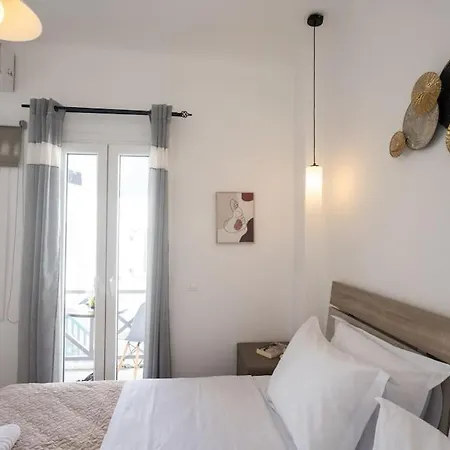 My White Mykono Town Apartman