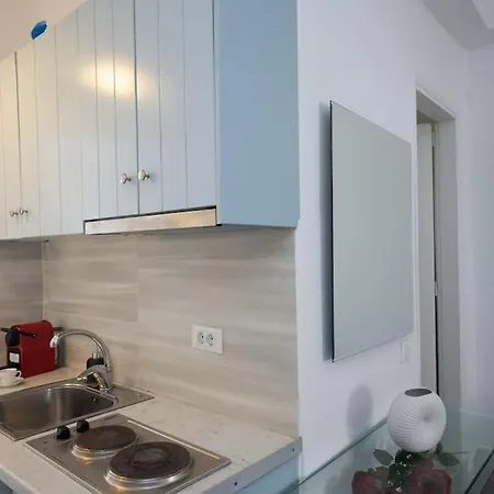 My White Mykono Town Apartman *